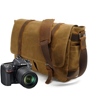 Camera messenger bag for single lens reflex camera horizontal style